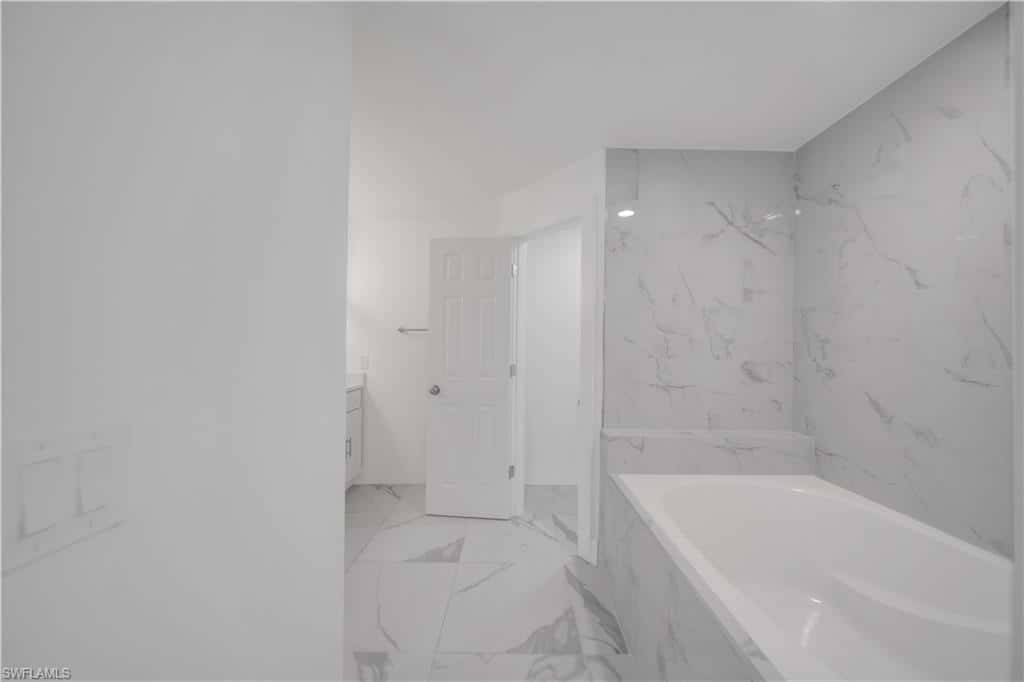 2007 21st St, Cape Coral, photo 32