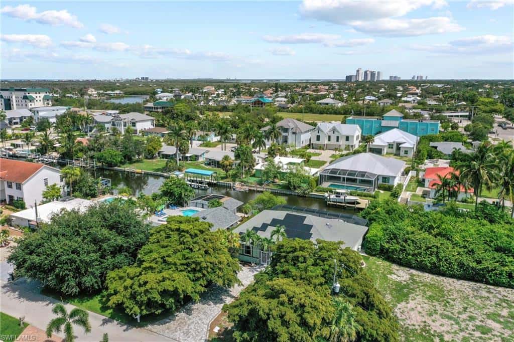 205 2nd St, Bonita Springs, photo 4