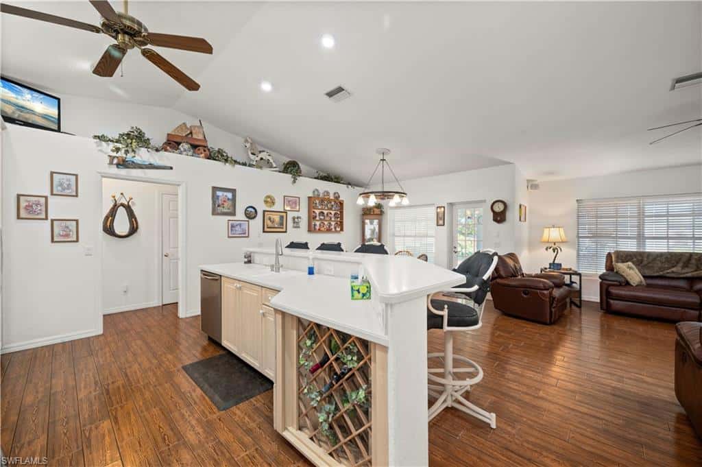 569 Rio Vista Ave, Punta Gorda, photo 11