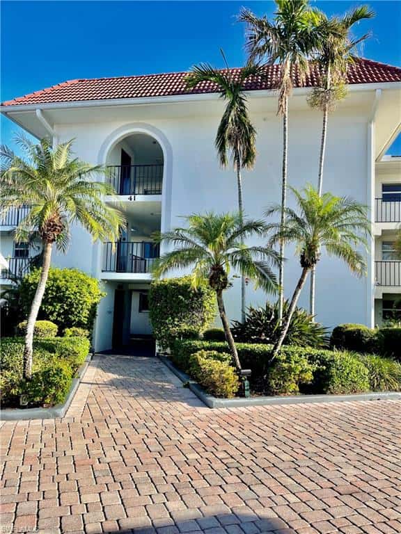 41 High Point Cir #105, Naples, photo 17