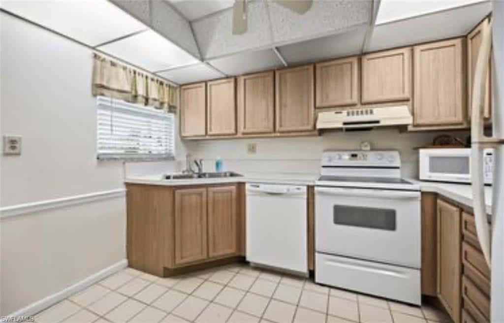 41 High Point Cir #105, Naples, photo 16