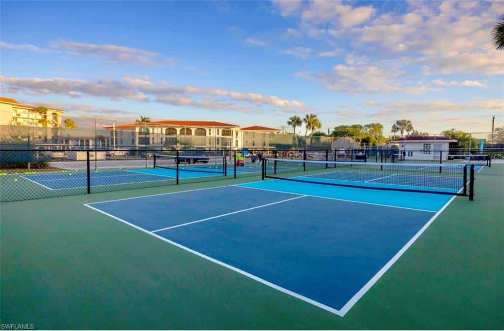 41 High Point Cir #105, Naples, photo 32