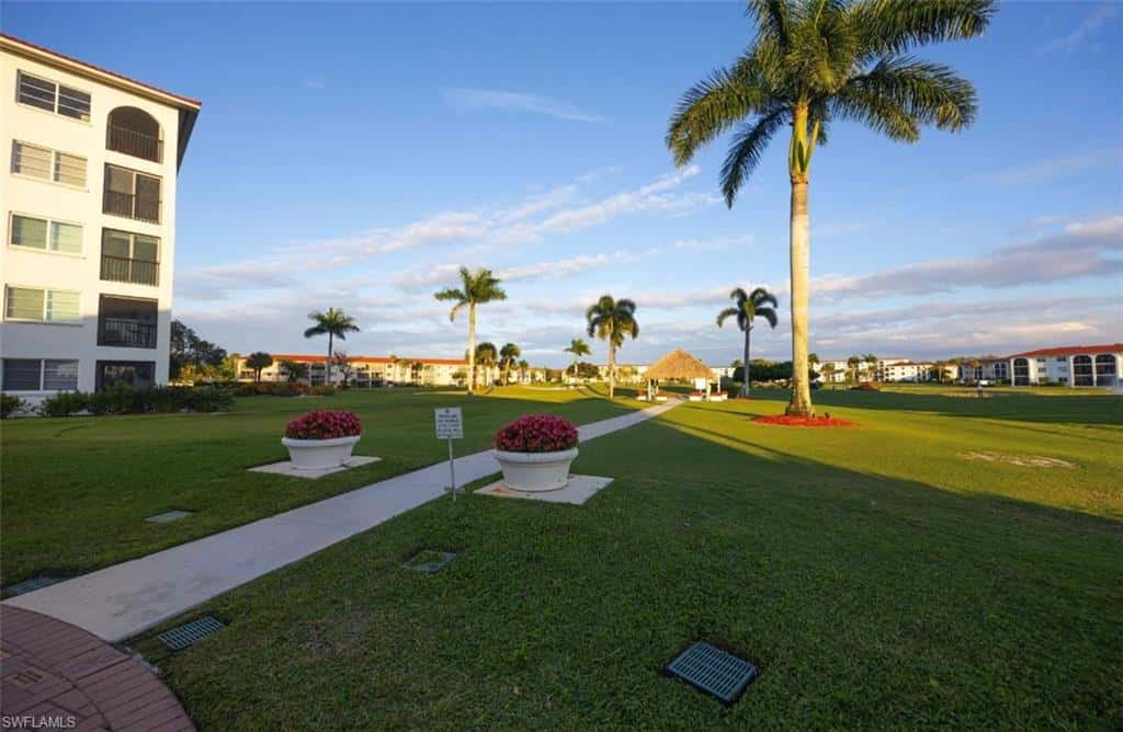 41 High Point Cir #105, Naples, photo 30
