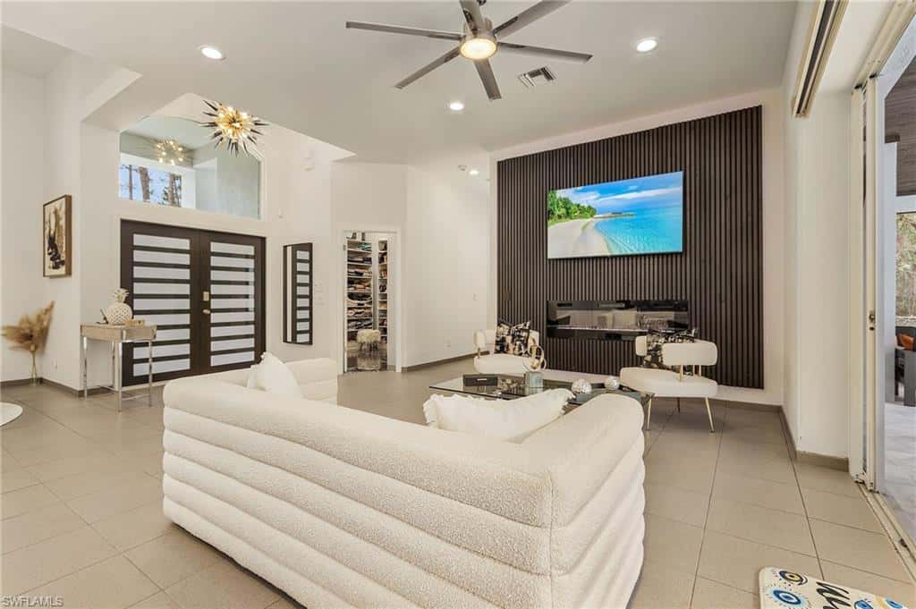364 Logan Blvd, Naples, photo 7