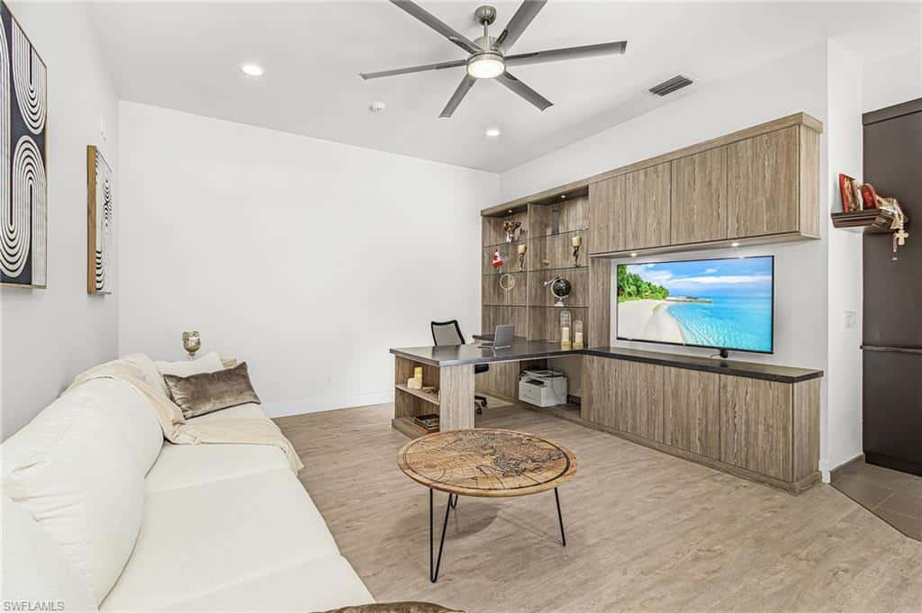 364 Logan Blvd, Naples, photo 24