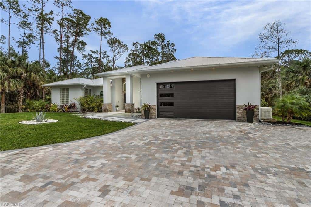 364 Logan Blvd, Naples, photo 4