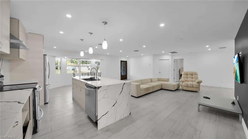 1672 Many Rd, North Fort Myers, photo 6