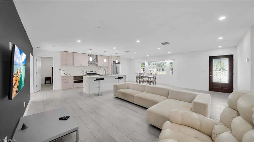 1672 Many Rd, North Fort Myers, photo 4