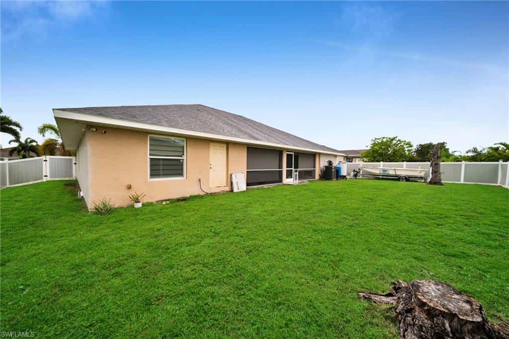 321 19th St, Cape Coral, photo 22