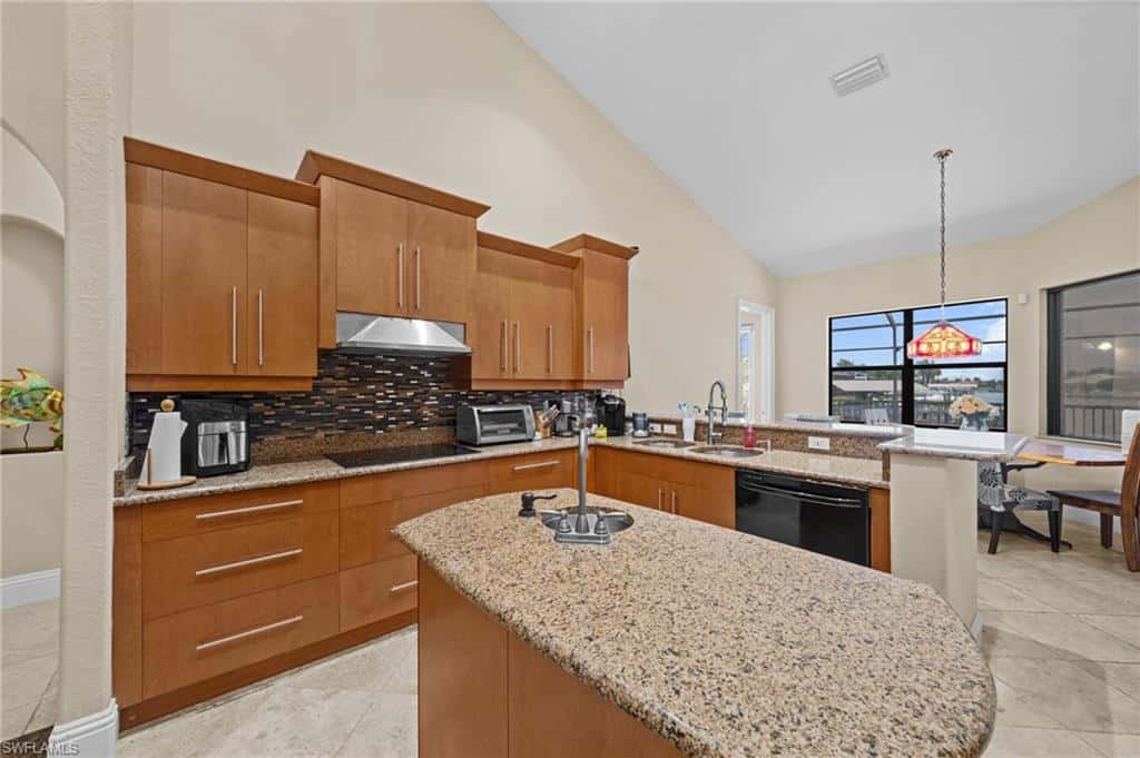 4007 Surfside Blvd, Cape Coral, photo 13