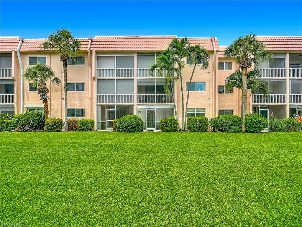 100 Forest Lakes Blvd #109, Naples, photo 32