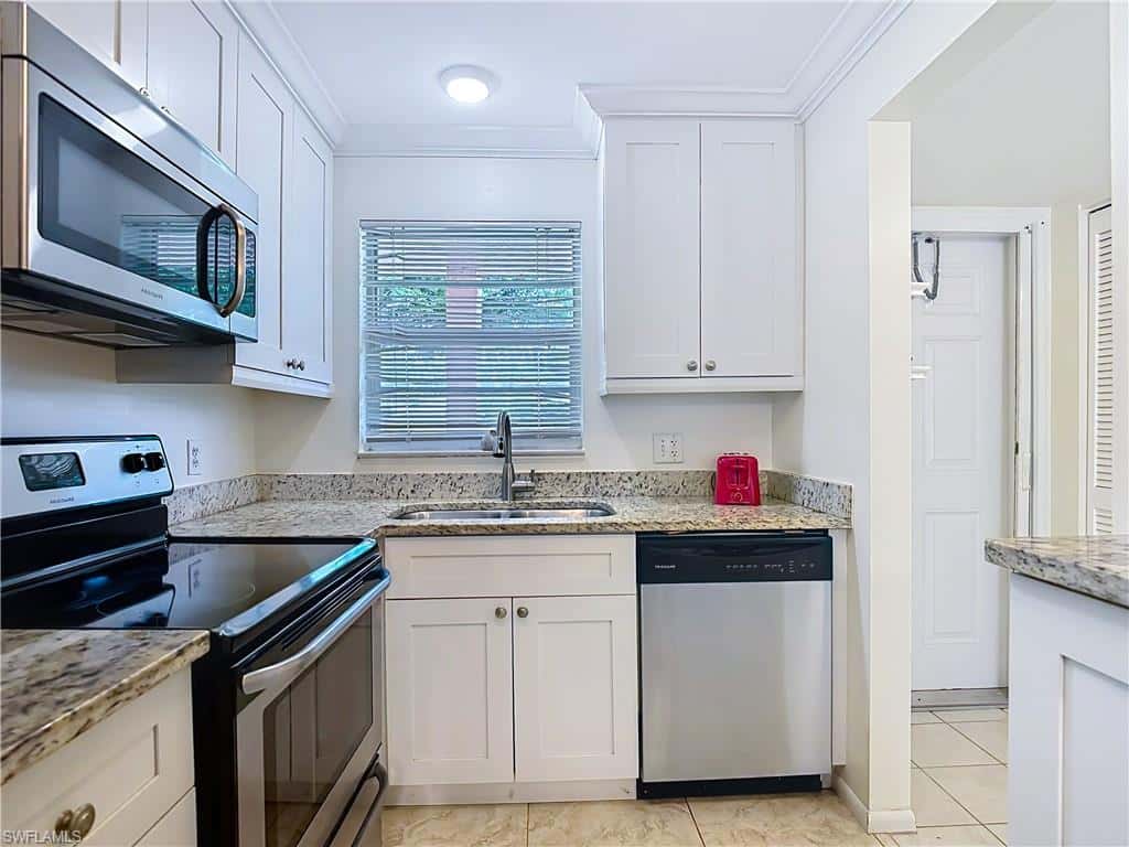 100 Forest Lakes Blvd #109, Naples, photo 8