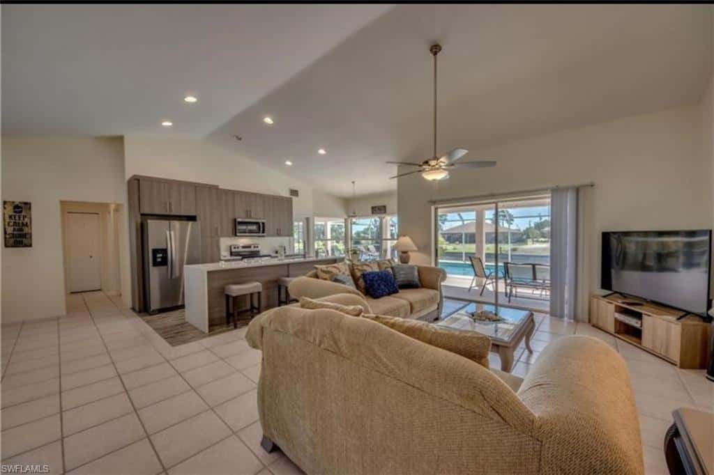 318 28th St, Cape Coral, photo 4