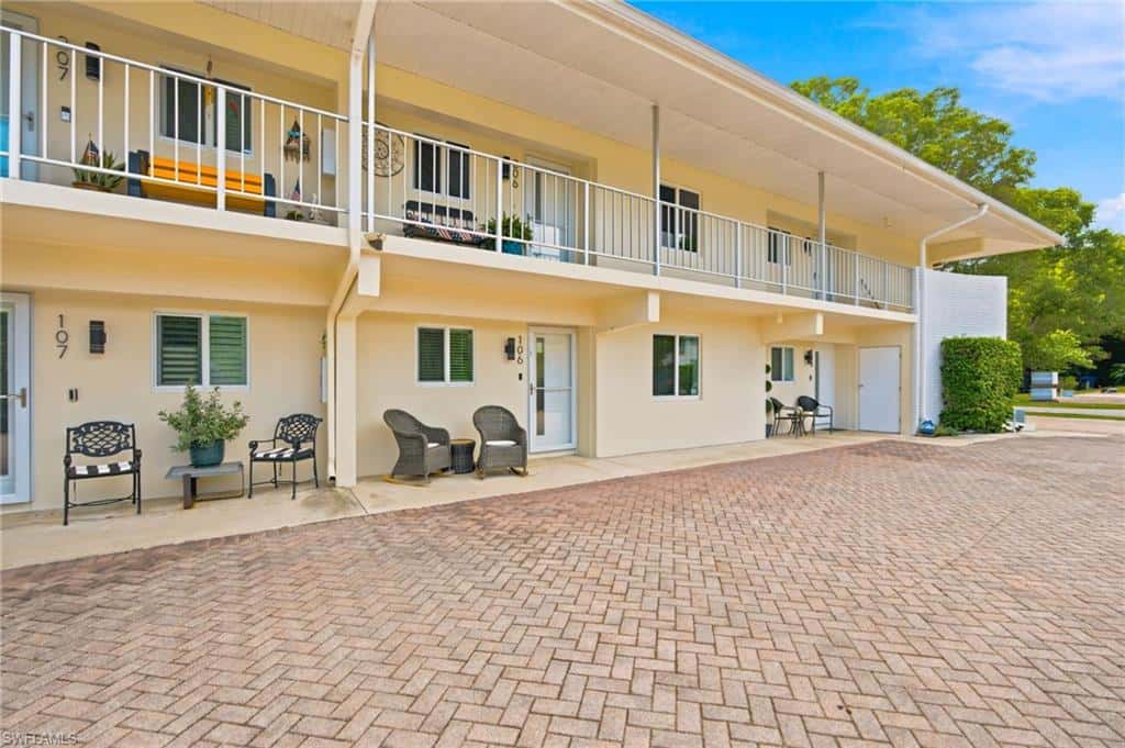 1417 Chesapeake Ave #106, Naples, photo 24