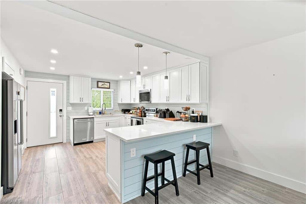 1417 Chesapeake Ave #106, Naples, photo 4