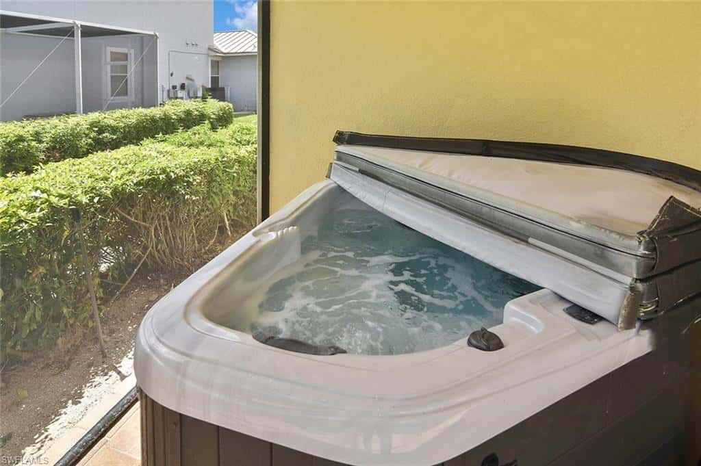 2549 Ashbury Cir, Cape Coral, photo 36