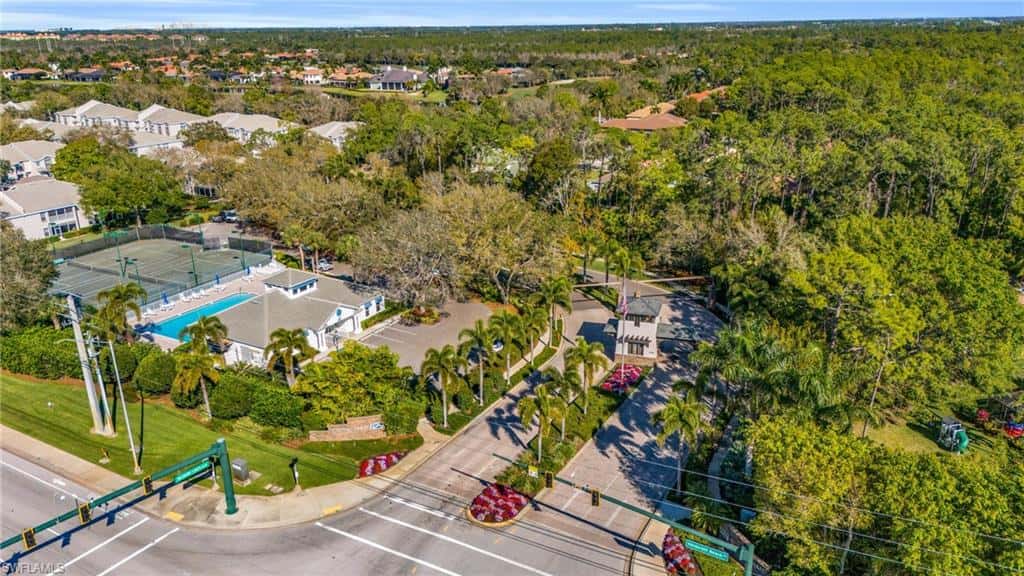 9833 Clear Lake Cir, Naples, photo 35