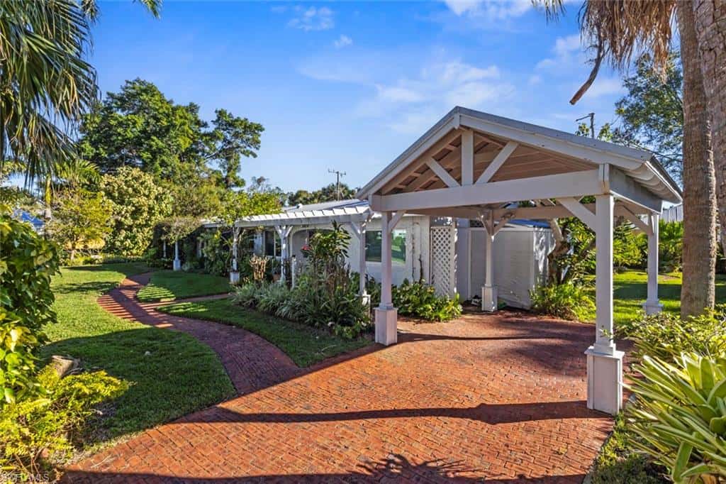 1348 Alcazar Ave, Fort Myers, photo 32