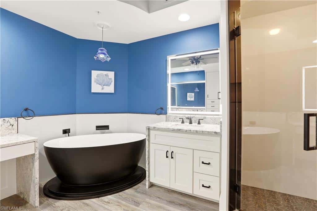 425 Cove Tower Dr #1002, Naples, photo 22