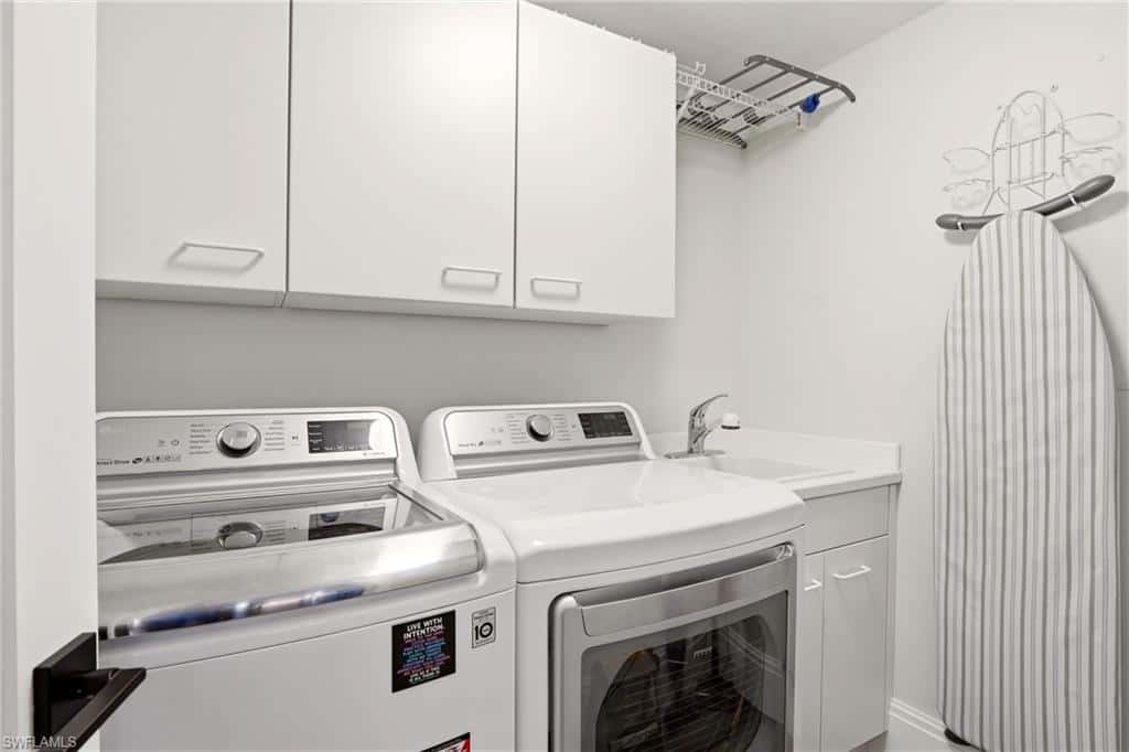 425 Cove Tower Dr #1002, Naples, photo 29