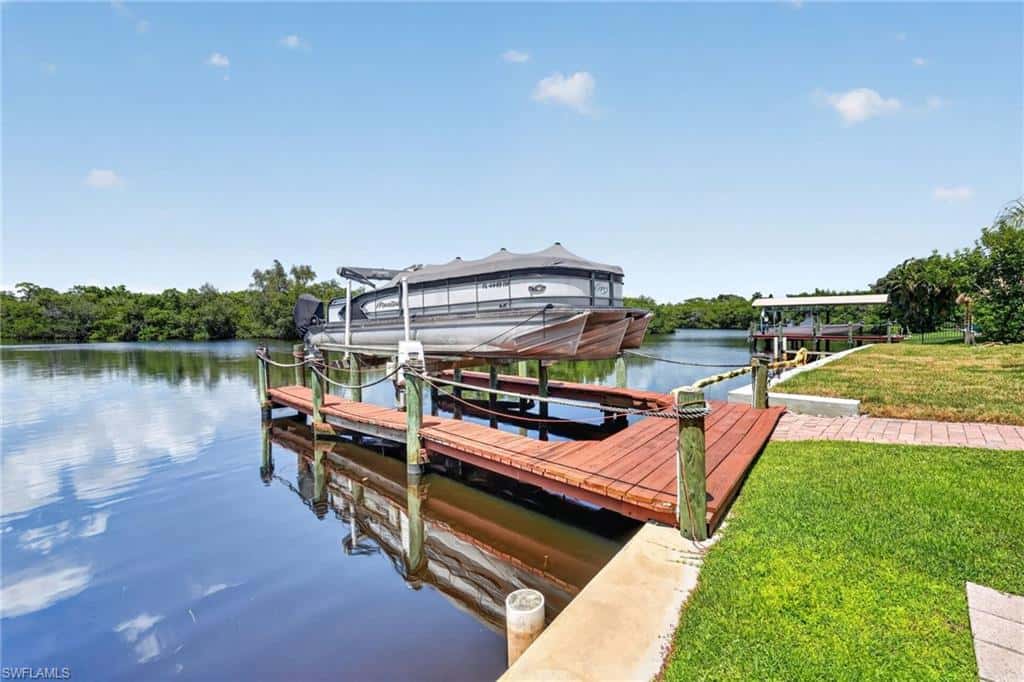 1298 Thompson St, North Fort Myers, photo 39