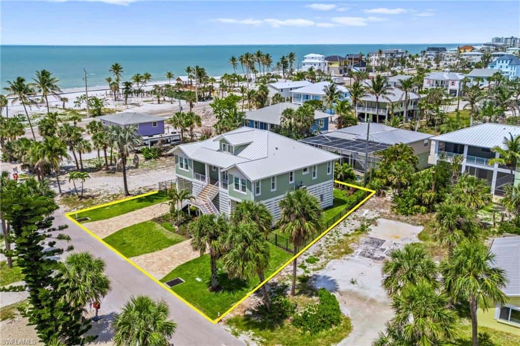 117 Hercules Dr, Fort Myers Beach, photo 4