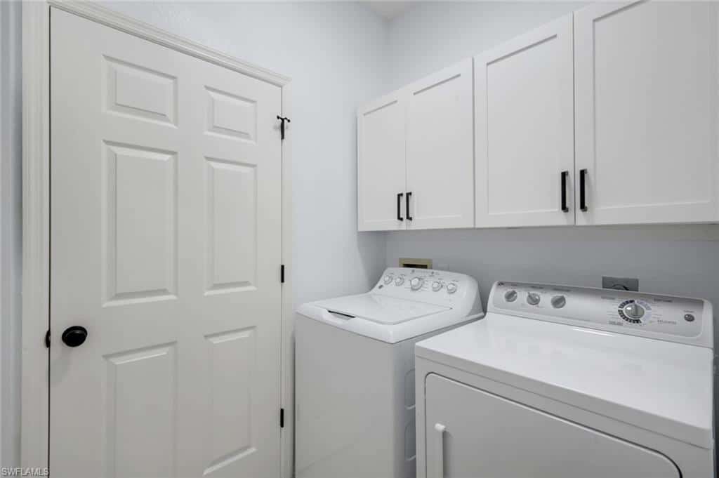 2390 Piccadilly Circus #202, Naples, photo 20