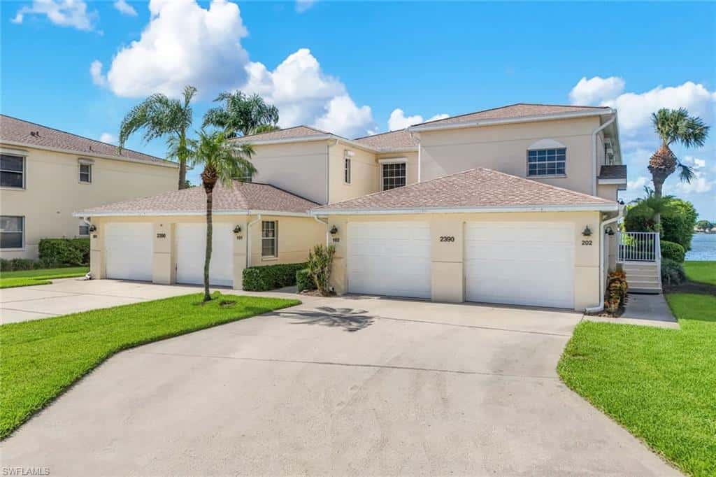 2390 Piccadilly Circus #202, Naples, photo 4