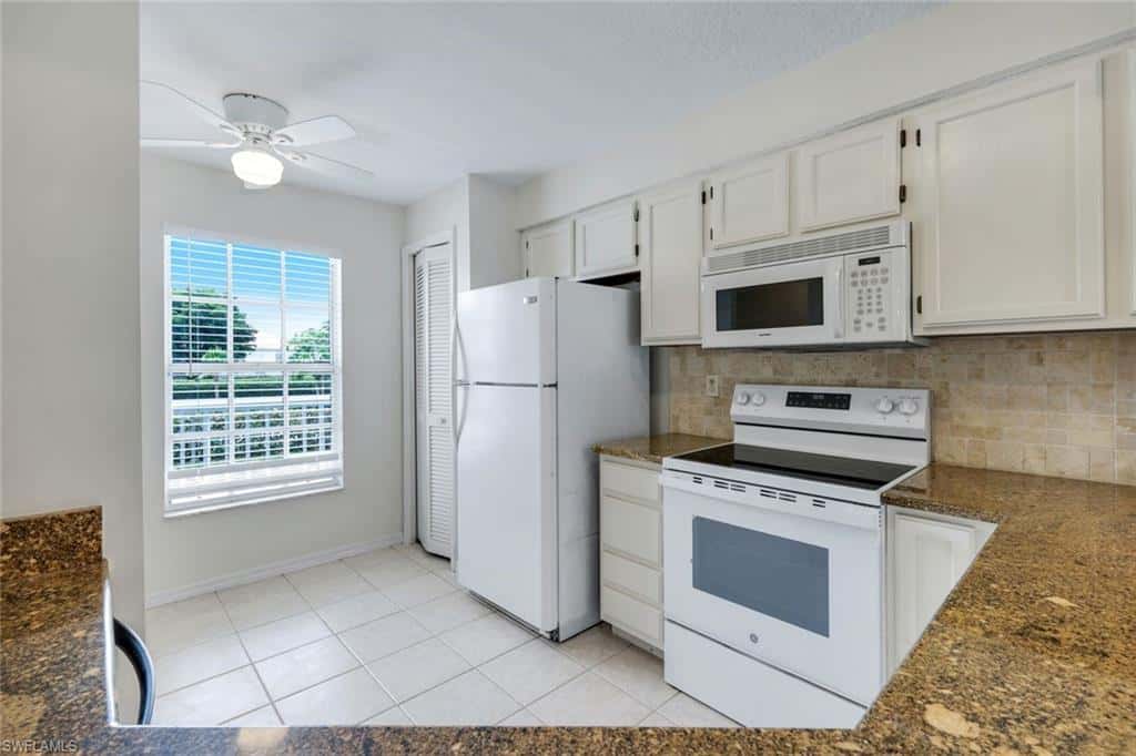 9580 Victoria Ln #205, Naples, photo 12