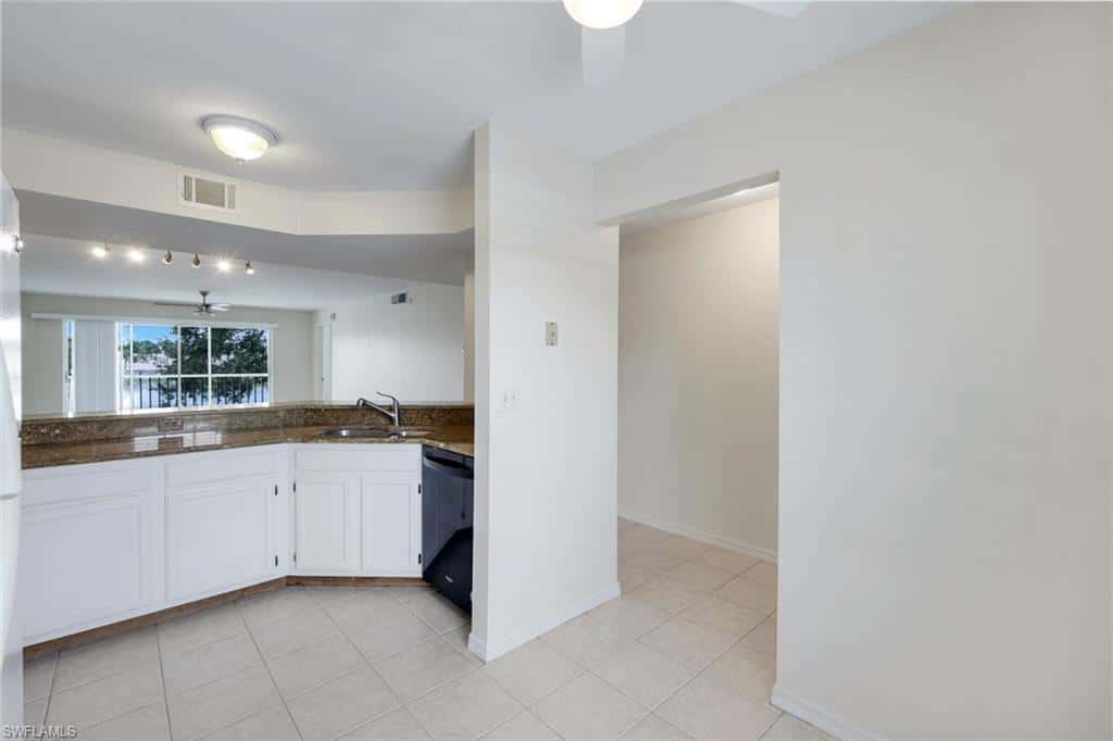 9580 Victoria Ln #205, Naples, photo 10