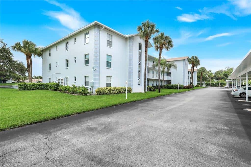 9580 Victoria Ln #205, Naples, photo 25