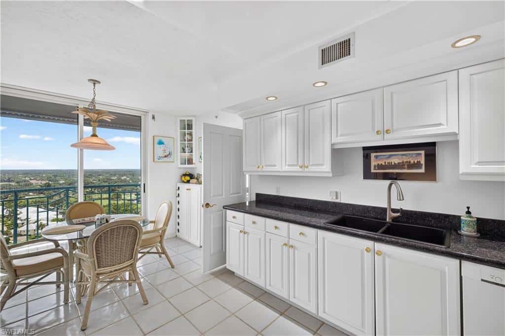 7515 Pelican Bay Blvd #17b, Naples, photo 4