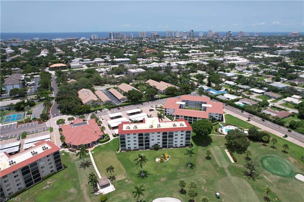 1 High Point Cir #303, Naples, photo 6