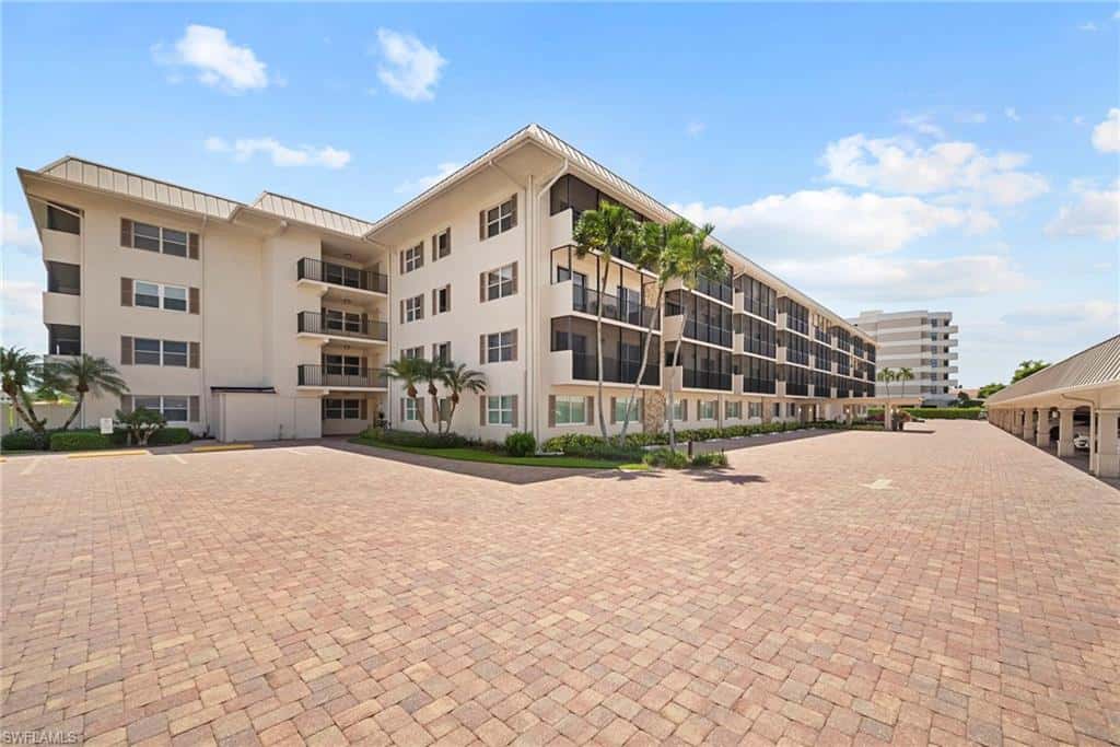 3200 Gulf Shore Blvd #107, Naples, photo 19