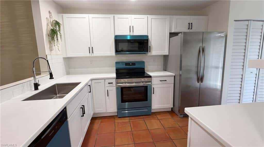 1826 Kings Lake Blvd #203, Naples, photo 9