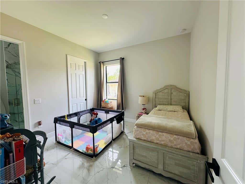 613 Hibiscus Ave, Lehigh Acres, photo 8