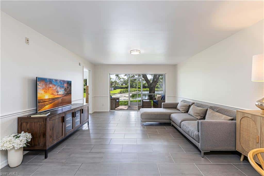 9600 Victoria Ln #108, Naples, photo 7