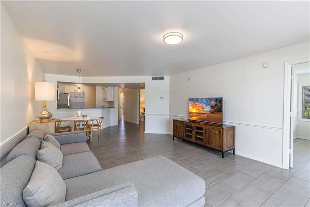 9600 Victoria Ln #108, Naples, photo 8