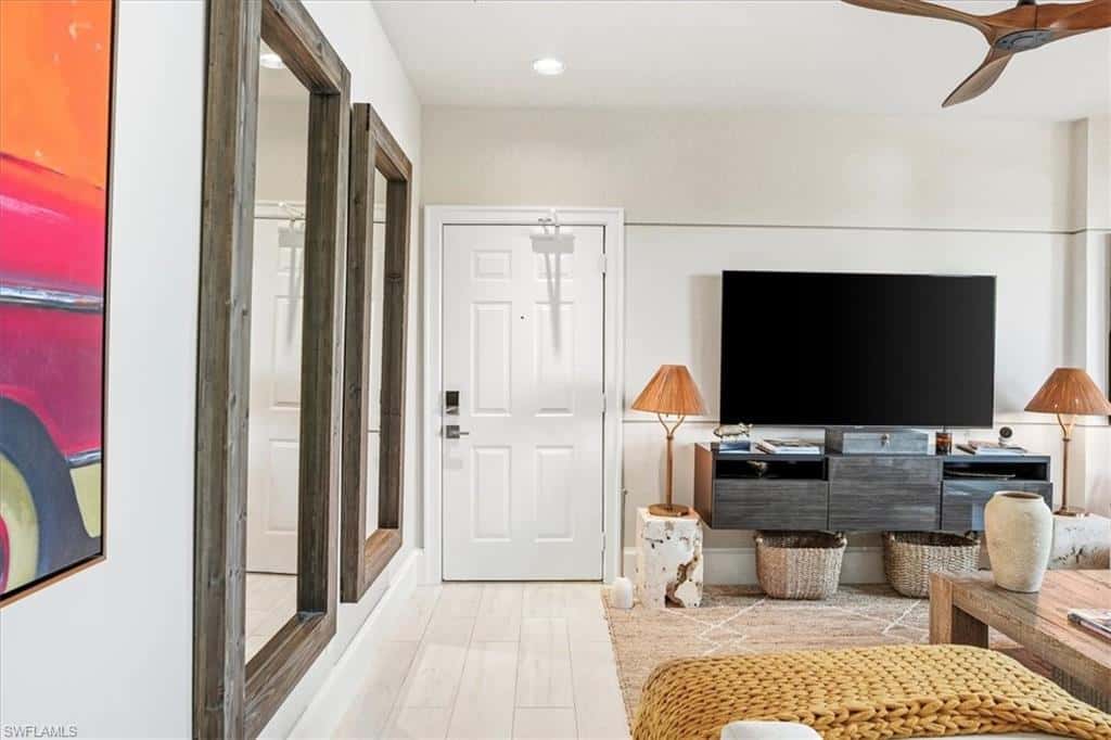 365 5th Ave #307, Naples, photo 5