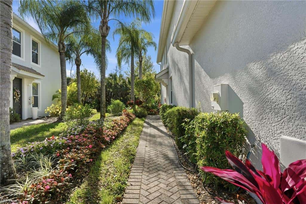 15671 Marcello Cir #124, Naples, photo 5