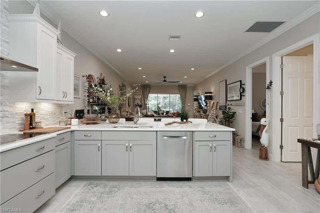 1169 Town And River Dr, Fort Myers, photo 9