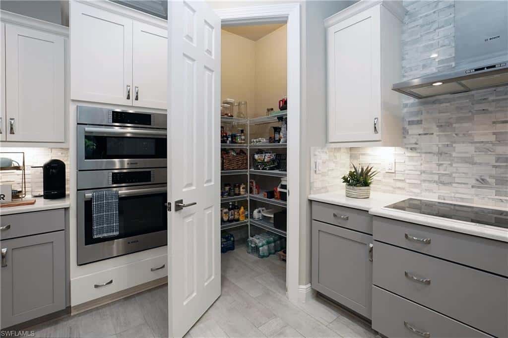 1169 Town And River Dr, Fort Myers, photo 8