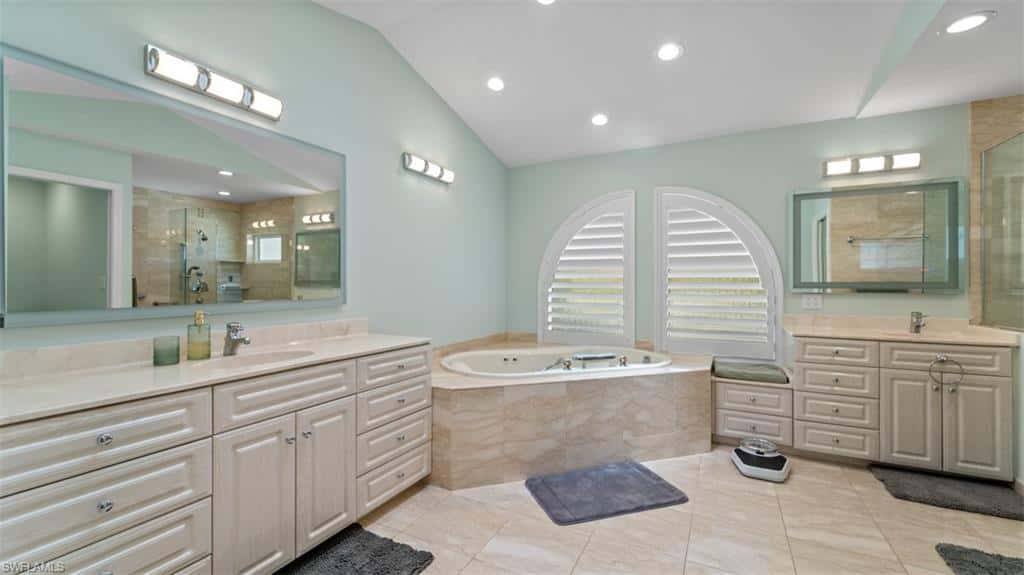 16918 Timberlakes Dr, Fort Myers, photo 32