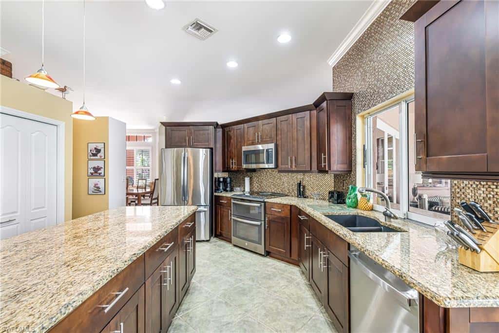 9311 Cedar Creek Dr, Bonita Springs, photo 6