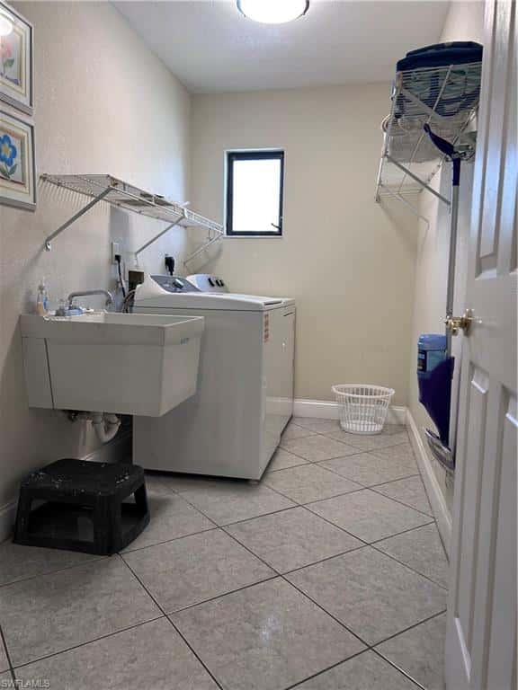 111 4th Pl, Cape Coral, photo 21