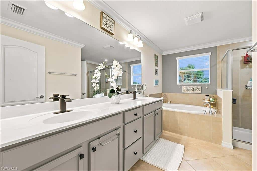 14658 Fern Lake Ct, Naples, photo 32