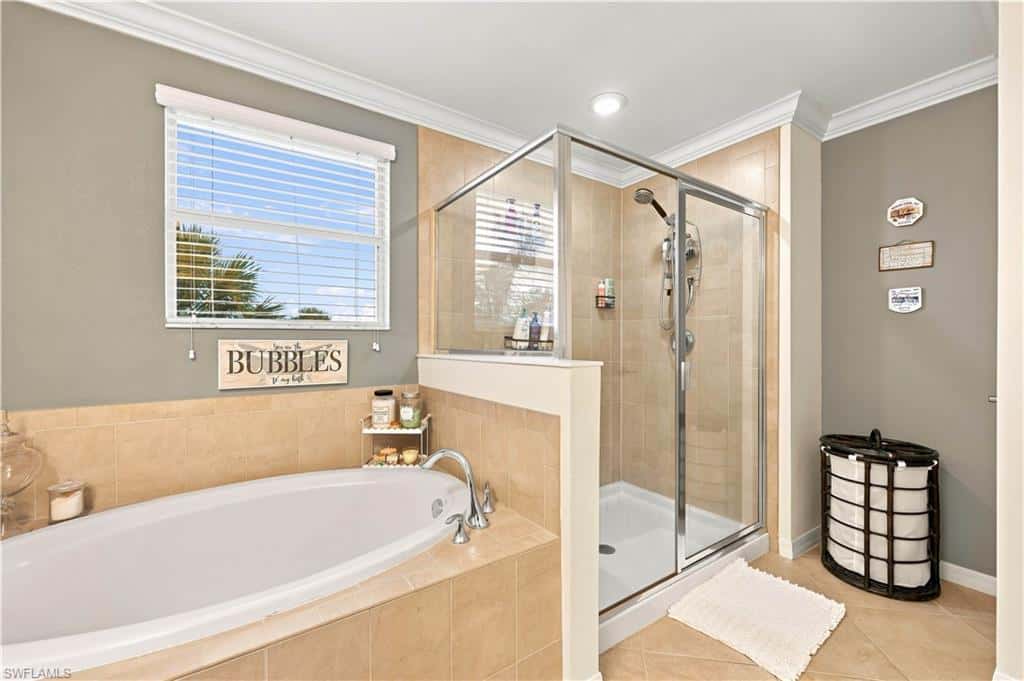 14658 Fern Lake Ct, Naples, photo 33