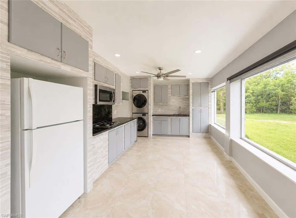 565 6th St, Naples, photo 8