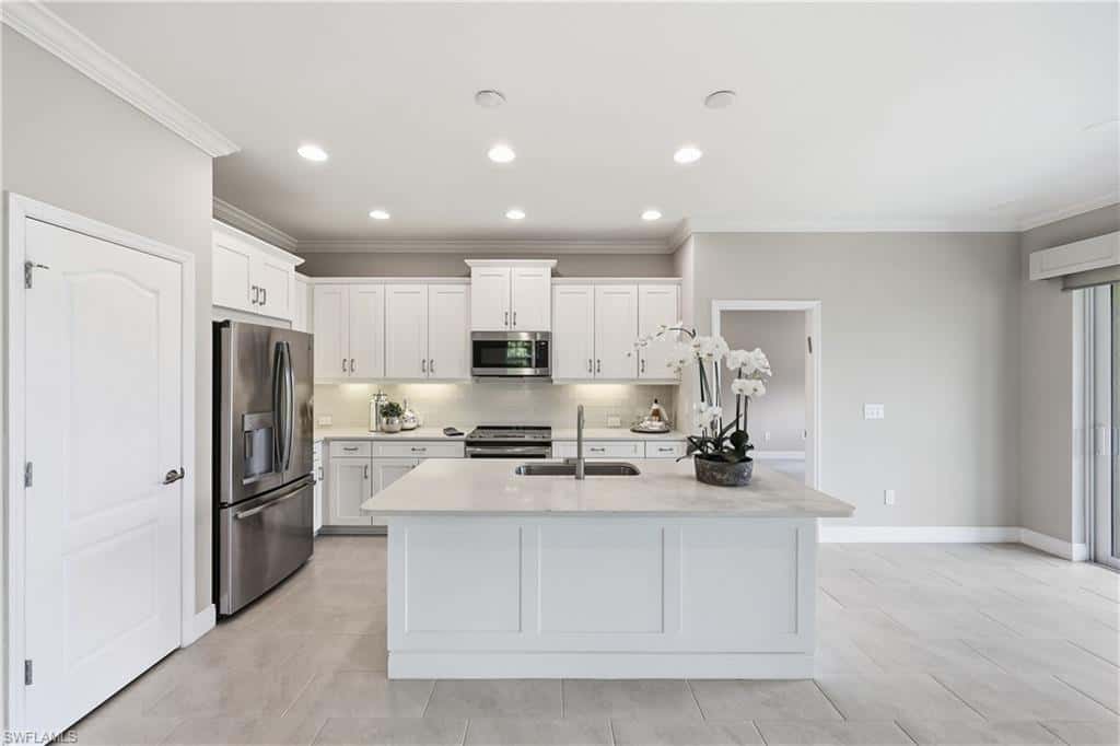 6966 Avalon Cir #908, Naples, photo 6