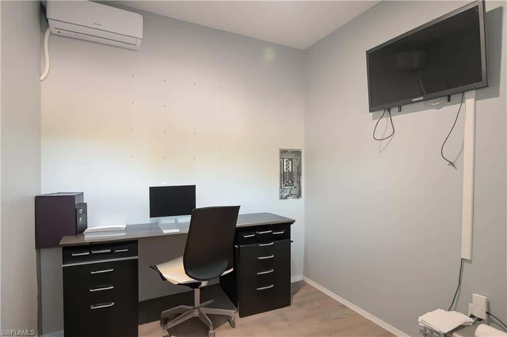 260 8th St, Naples, photo 38